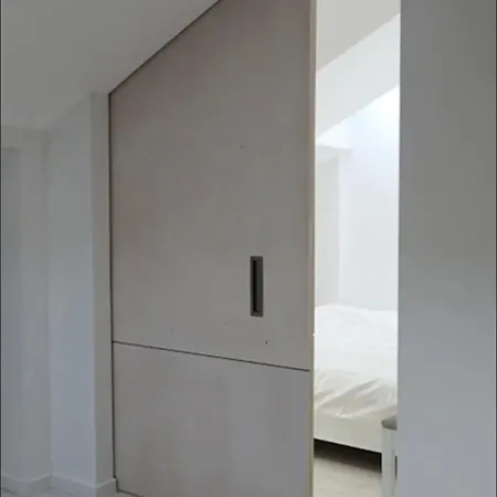 Apartment The Henhouse - A Modern Loft In The Very Center Riga